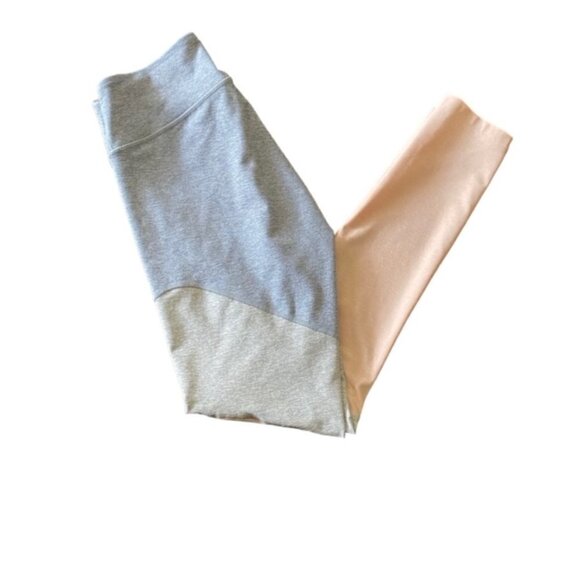Outdoor Voices 7/8 Springs Grey and Peach Leggings Medium - Picture 4 of 4